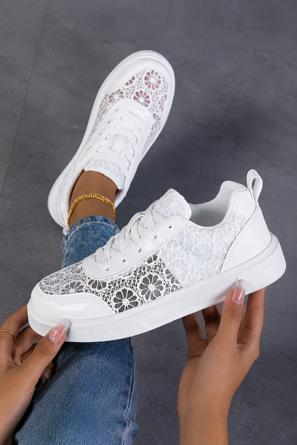 Encaje | Zapatillas de encaje floral