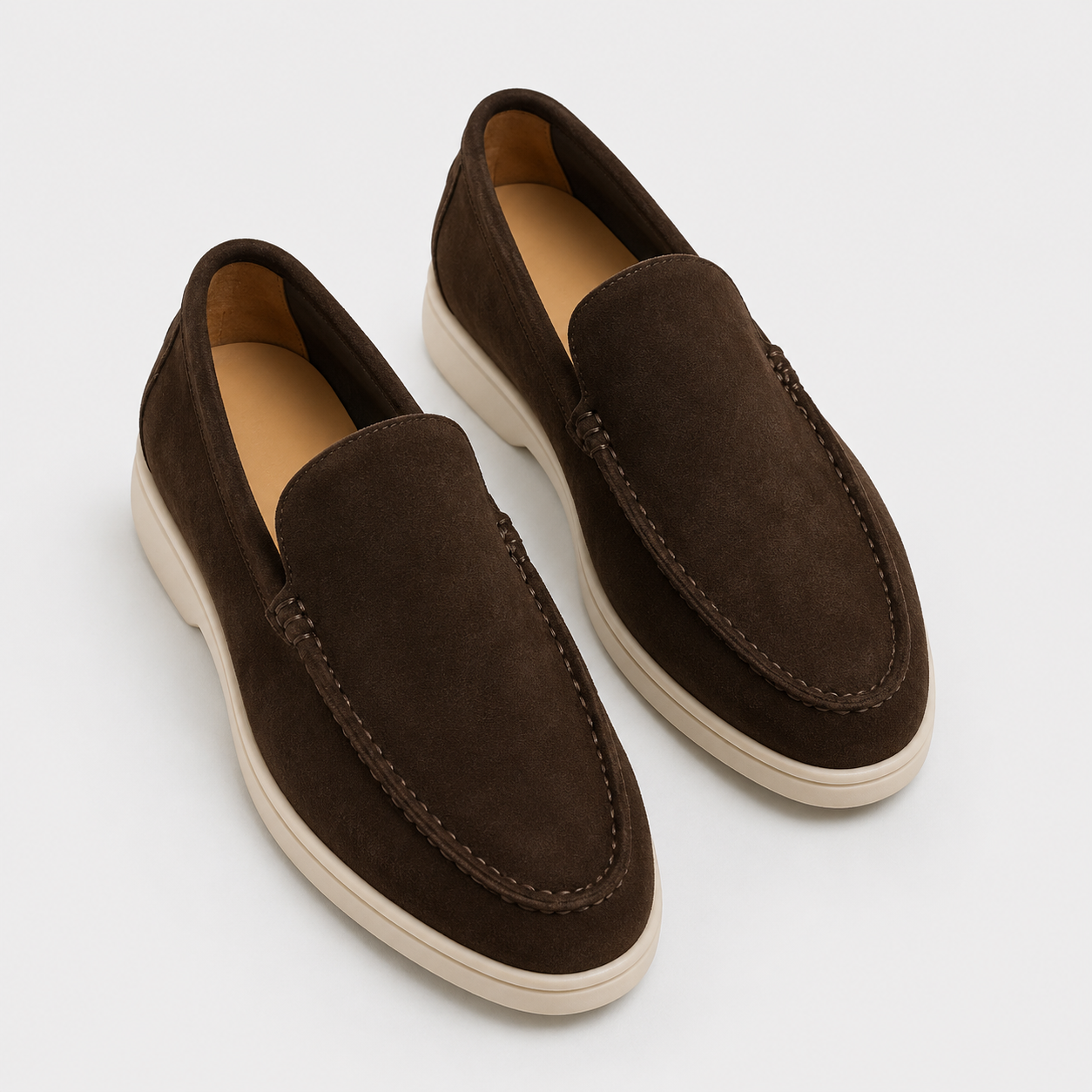 Elegantes mocasines de ante