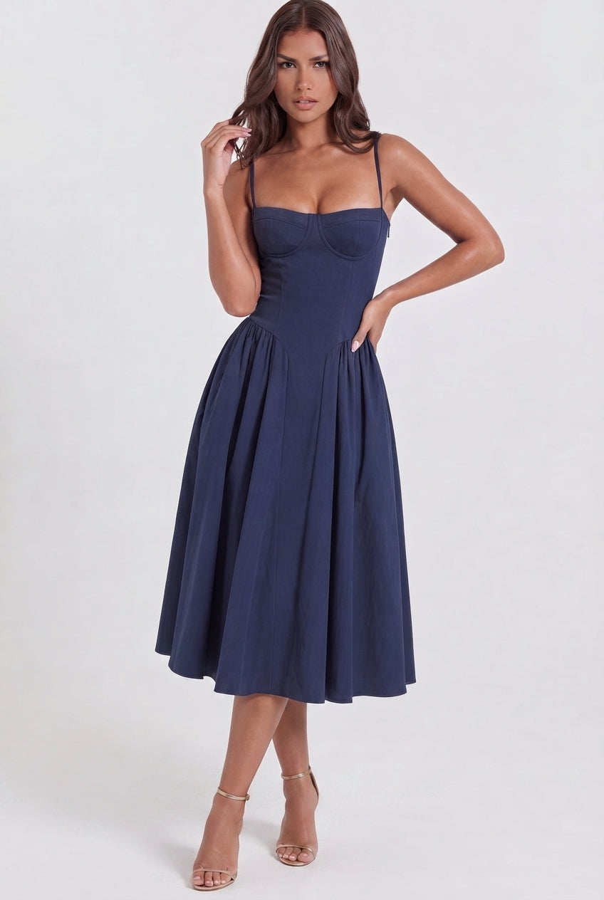 Vestido midi azul marino con escote corazón y bolsillos ocultos
