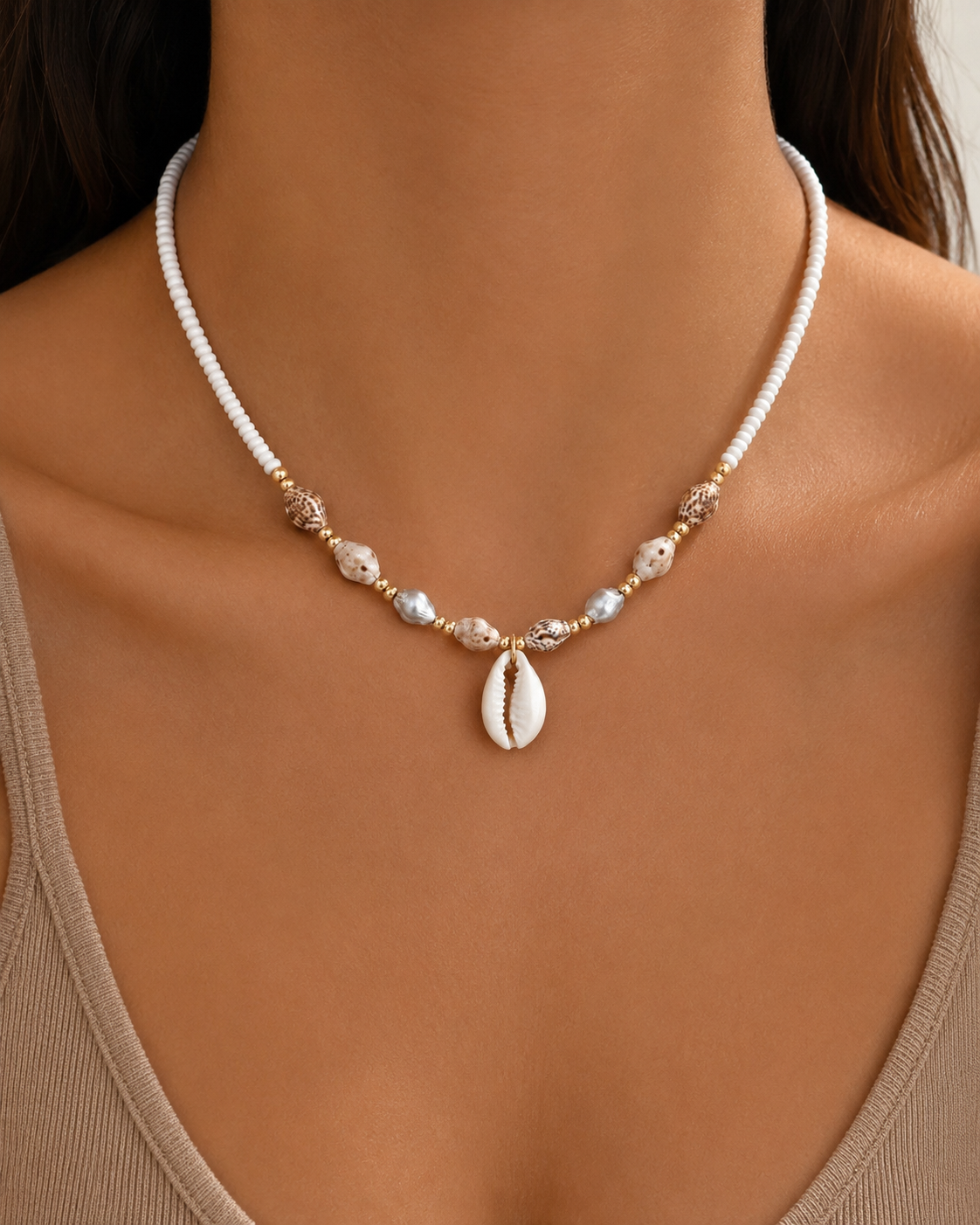 Cuentas Blancas | Collar Dorado Minimalista